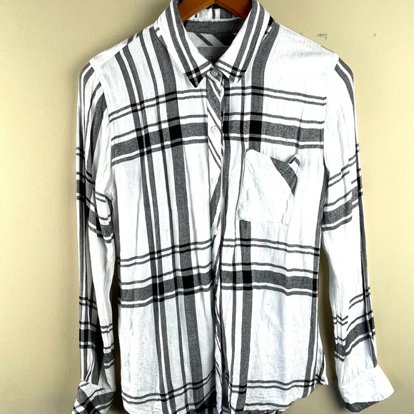 Rails Plaid Rayon Button down Shirt. Size Extra-Small. - Picture 4 of 9